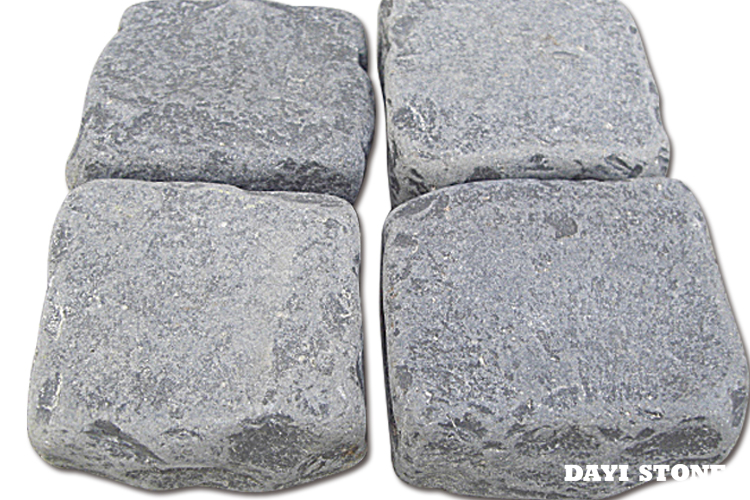 Cubes ZP-Black Basalt All sides natural split and tumble 10x10x10cm - Dayi Stone